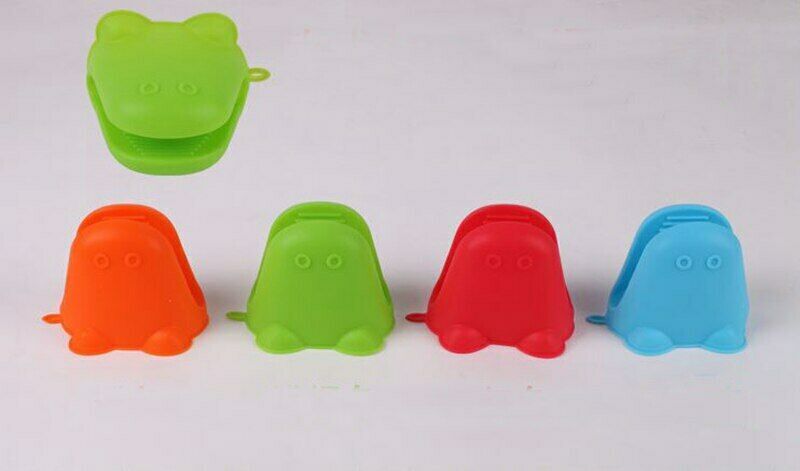 Silicone Oven Gloves Heat Resistant Mini Mitt Pot Holder Dog Head Shaped - Image 3